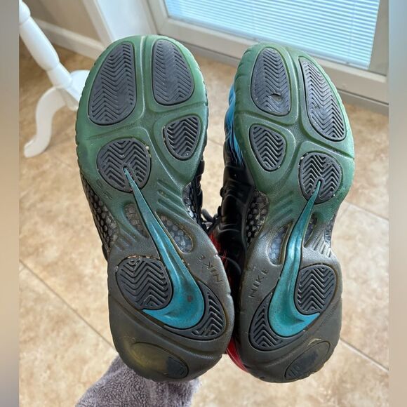 “Spider-Man” Nike Foams Size 10 - Picture 4 of 10